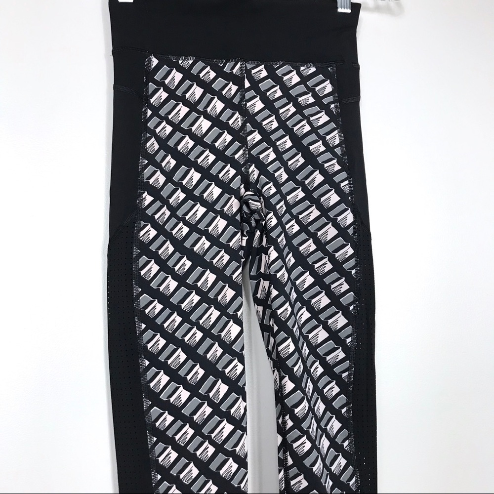 SWEATY BETTY The Zero Gravity Side Mesh Leggings XS Short - Picture 2 of 8
